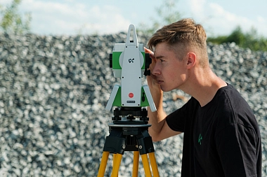 Тахеометр Alpha Ti 2"